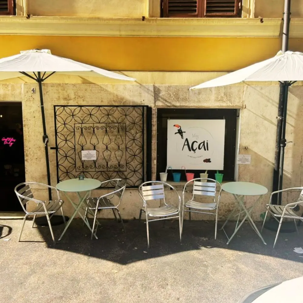 Very Açai entrance in Rome Prati near the Vatican and Ottaviano Metro